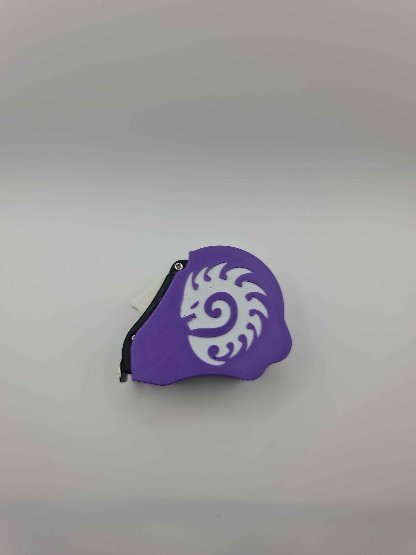 Tyranid tape measure top down - Warhammer 40K 10ft measuring tool with hive mind emblem
