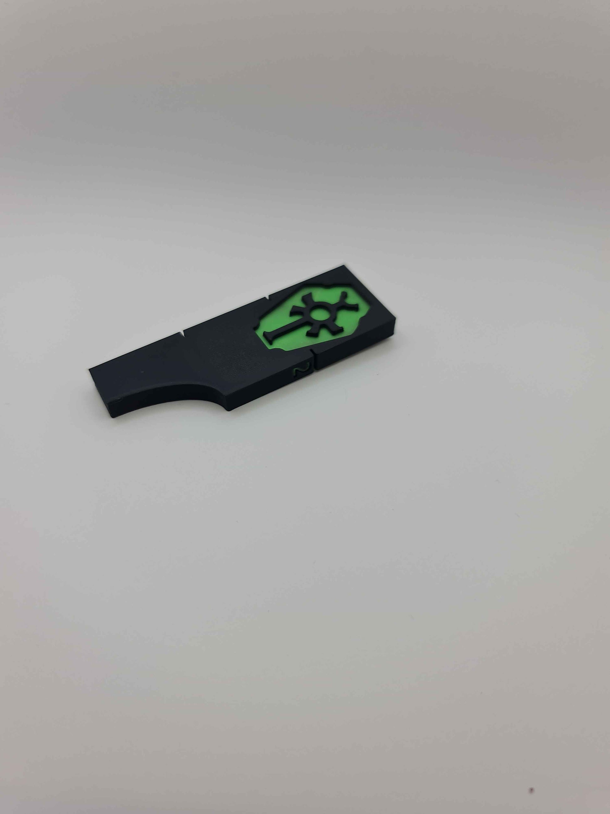 Necron Tomb Dynasty combat gauge showing engagement ranges - Warhammer 40K 3 2 1 half inch measuring tool showing 2" coherency