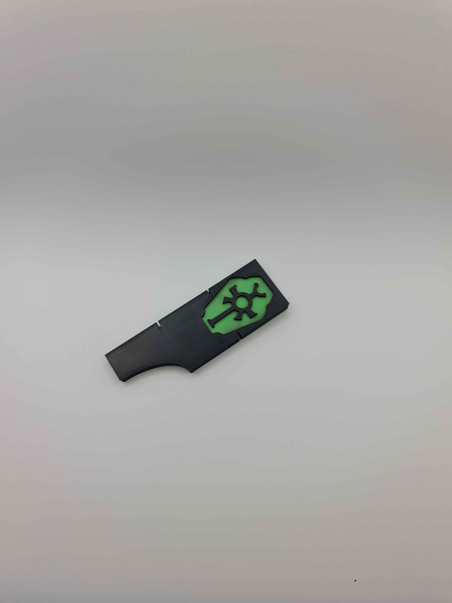 Necron Tomb Dynasty combat gauge showing engagement ranges - Warhammer 40K 3 2 1 half inch measuring tool showing tomb green and black